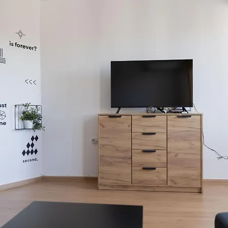 Daire Lovely 1bd Flat Near The Sea Garden By Flat Mаnаger Burgaz